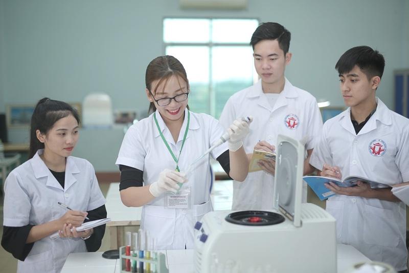 Nghiêm cấm các hành vi gây ảnh hưởng đến hoạt động khoa học và công nghệ