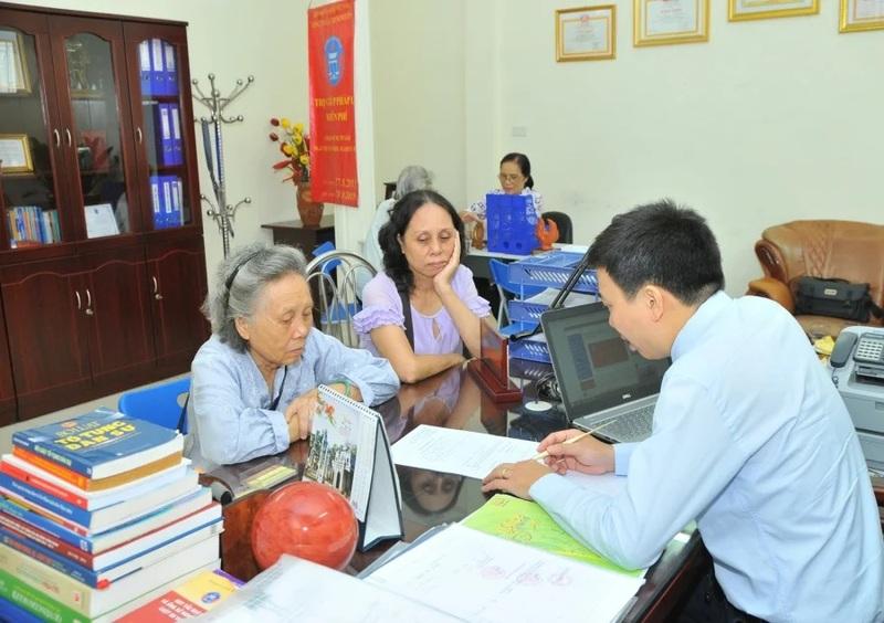 Người được nhận trợ giúp pháp lý là những người yếu thế trong xã hội