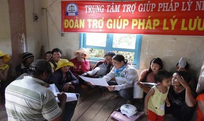 Người nhận trợ giúp pháp lý phải cam kết thực hiện nghĩa vụ của mình