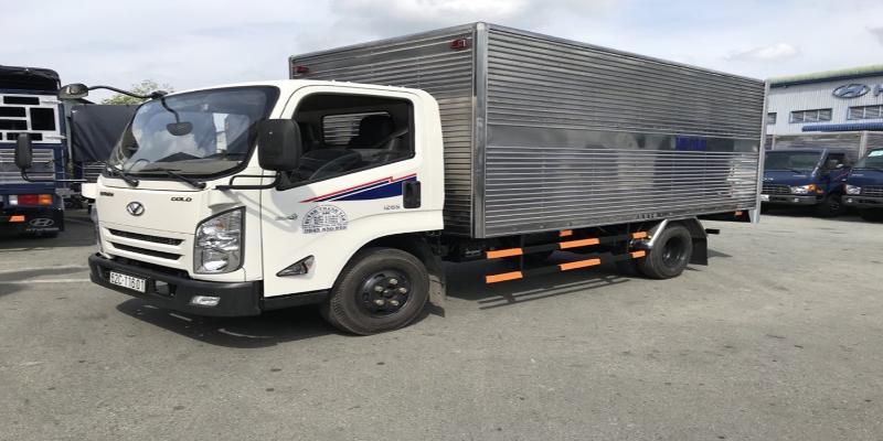 Bằng lái xe hạng E được phép điều khiển nhiều loại phương tiện