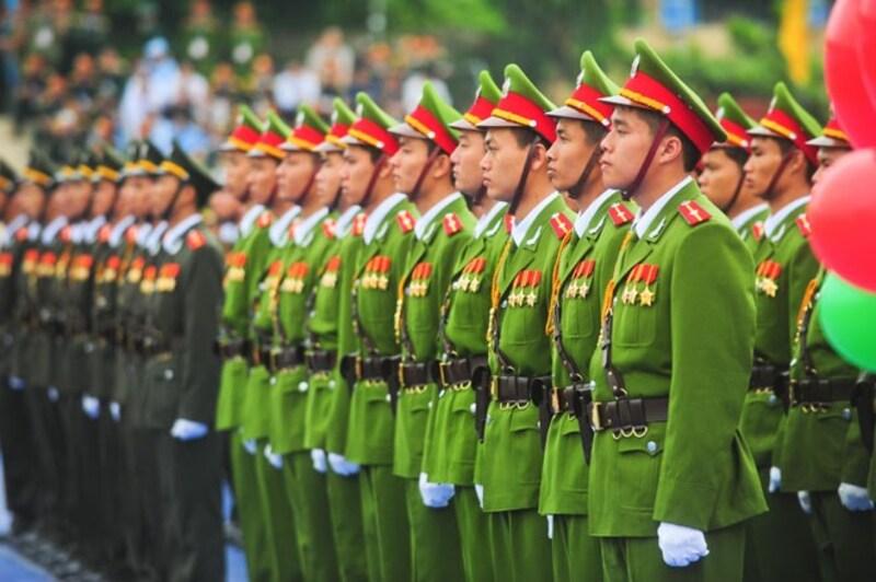 Bổ sung quy định về cấp bậc quân hàm cao nhất đối với chức vụ và chức danh của sĩ quan