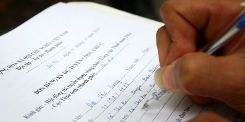 Đăng ký dự tuyển công chức phải là công dân có quốc tịch Việt Nam