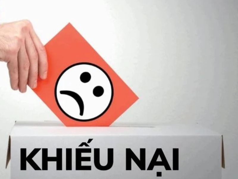 Khiếu nại là yêu cầu xem xét hành vi, quyết định trái pháp luật