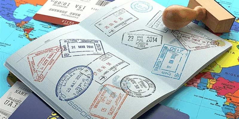 Làm sao biết mình bị cấm xuất cảnh?
