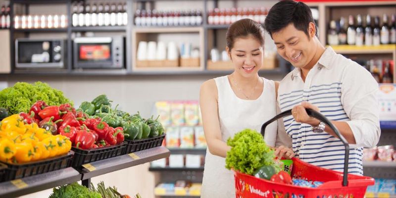 Người tiêu dùng thực hiện mua sắm