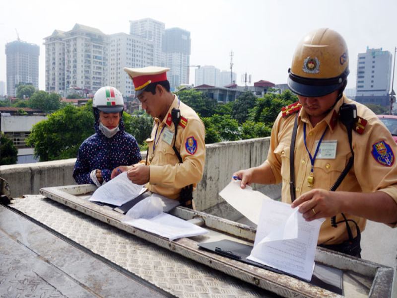 Vi phạm giao thông bị xử lý  