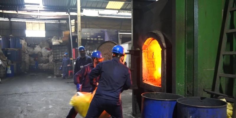 Tiêu hủy bằng hình thức đốt 