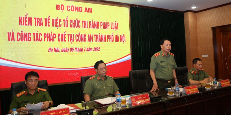 Tổ chức thi hành pháp luật đưa các văn bản pháp luật vào áp dụng thực tiễn
