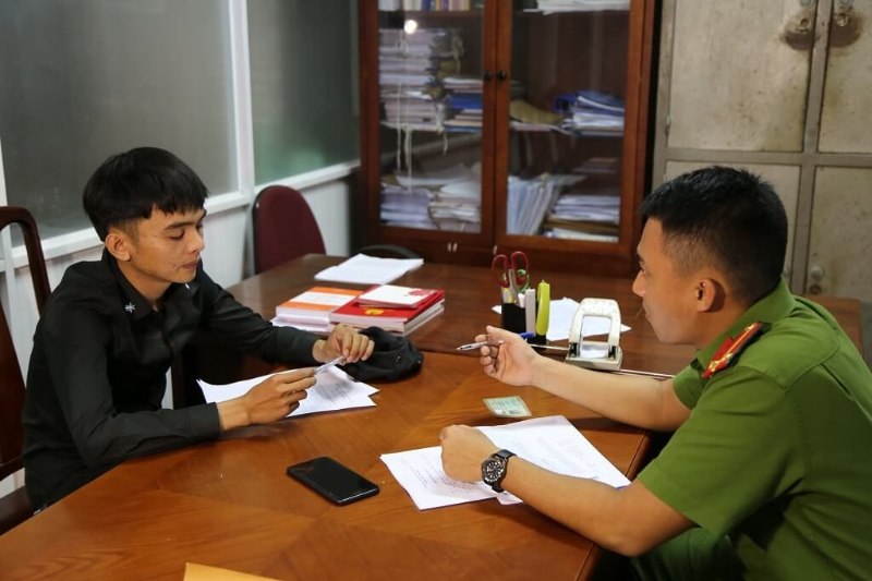 Đầu thú là gì? Là hành vi tự nguyện ra trình diện và khai báo với cơ quan có thẩm quyền