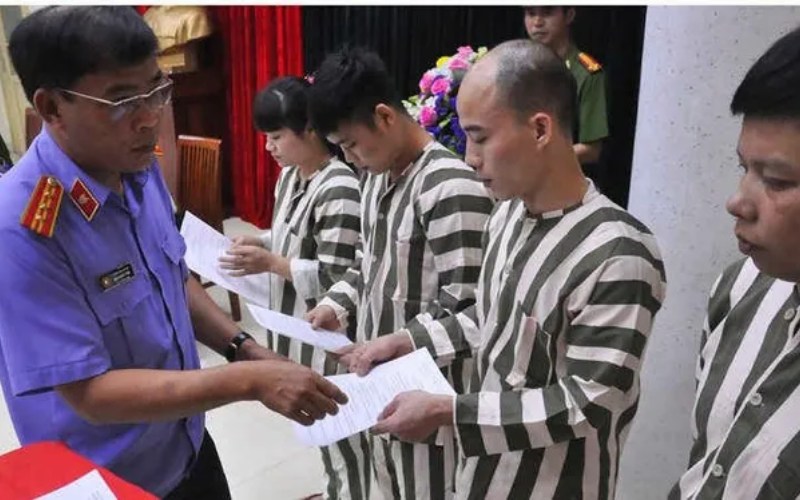Hãy khai báo thành khẩn, trung thực về hành vi phạm tội