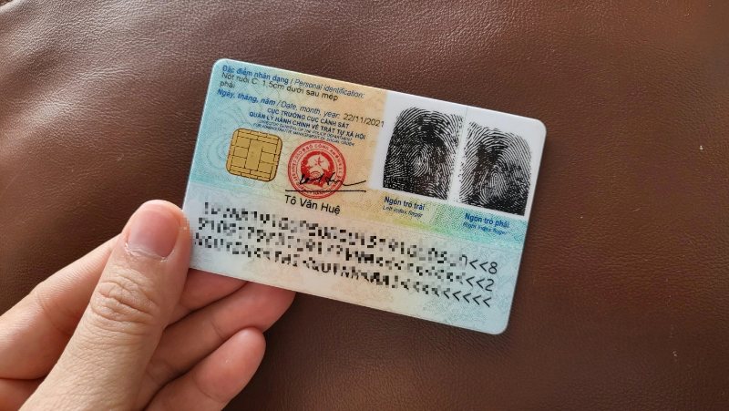 Công dân Việt Nam từ đủ 14 tuổi trở lên có nghĩa vụ đăng ký cấp thẻ CCCD