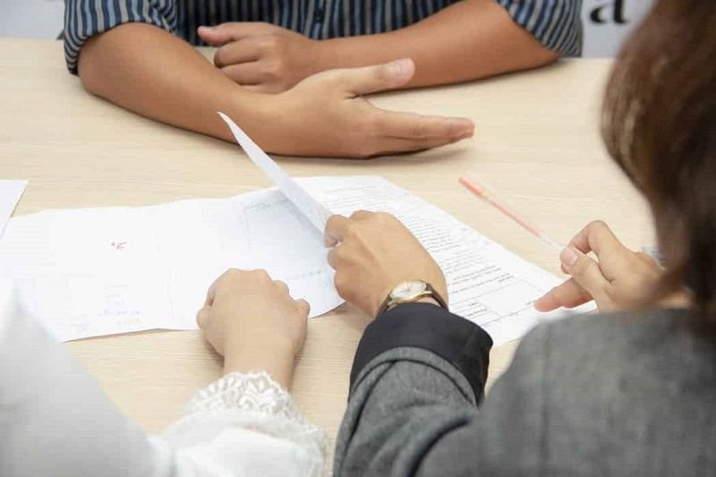 Mua đất bằng giấy viết tay có thể được công chứng nếu đáp ứng đầy đủ các điều kiện