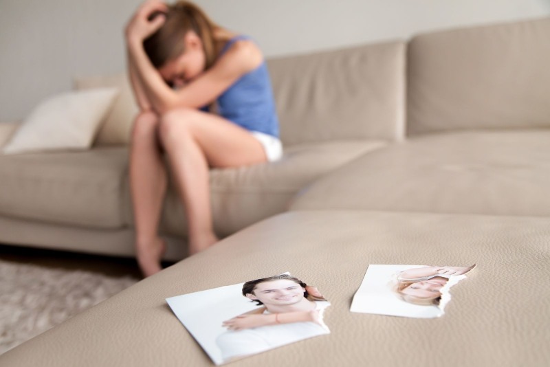 Ngoại tình là một trong những căn cứ để tòa án xem xét giải quyết ly hôn