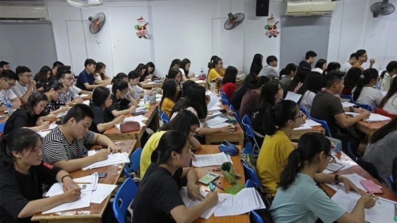 Giáo viên không được dạy thêm có thu tiền với học sinh mình đang dạy chính khóa