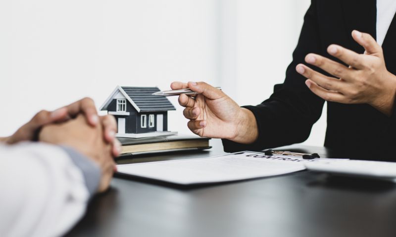 Cần có sổ đỏ trước khi giao bán bất động sản
