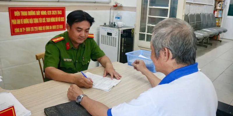 Người dân có thể liên hệ Công an phường khi có vấn đề khẩn cấp