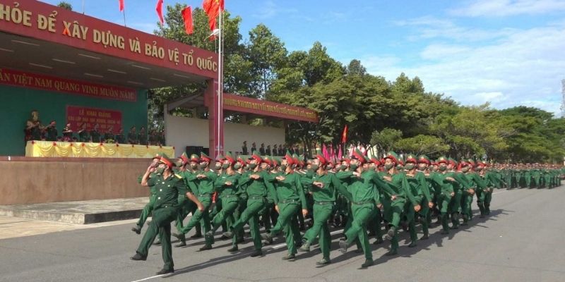 Hạ sĩ quan và binh sĩ được chia thành từng cấp bậc cụ thể