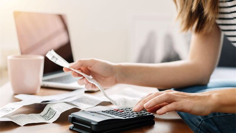 Thuế độc thân có thể gây áp lực tài chính lên các công dân trẻ