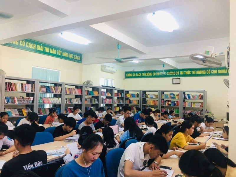 Bảo vệ, giữ gìn sách báo, tài liệu là trách nhiệm của mọi người khi sử dụng thư viện