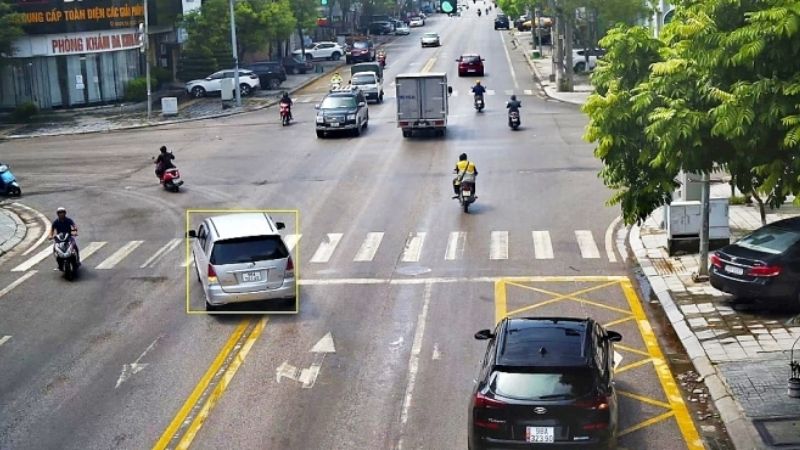 Phạt 400.000 đồng - 600.000 đồng khi phạm lỗi không tuân thủ vạch kẻ đường