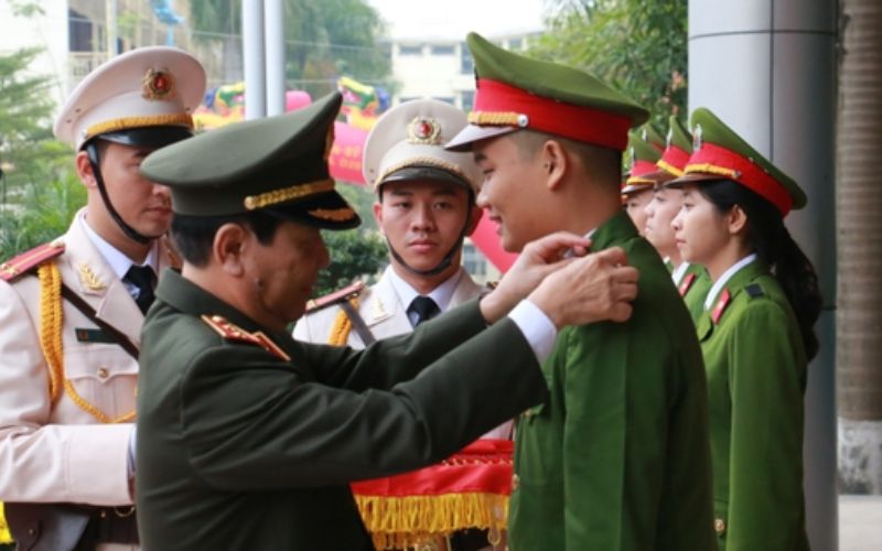 Quân hàm công an mang ý nghĩa biểu tượng quan trọng 