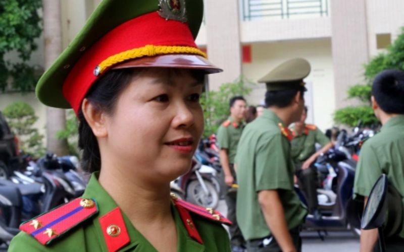 Phân biệt cấp bậc quân hàm qua cầu vai 