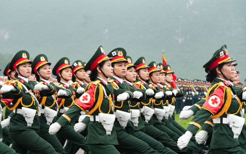 Quân nhân chuyên nghiệp có thứ hạng cấp bậc