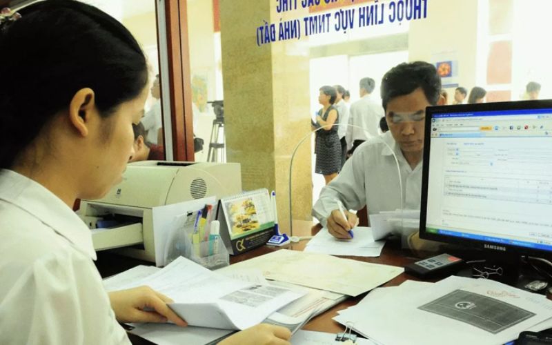 Đổi tên khai sinh người lớn cần đáp ứng theo từng điều kiện