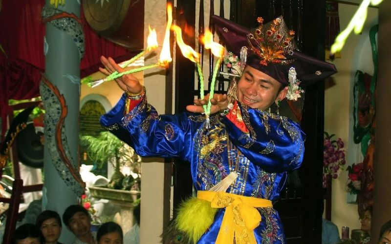 Hầu đồng trong văn hóa Việt Nam