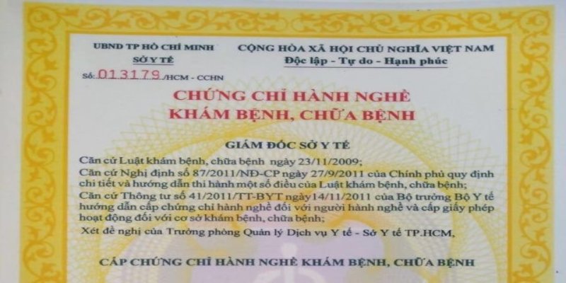 Mức phí cấp mới chứng chỉ hành nghề y sĩ là 360.000 đồng/lần