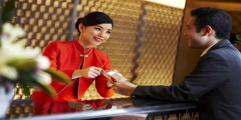 Khi đến thuê phòng tại khách sạn, nhà nghỉ, khách hàng cần xuất trình giấy tờ tùy thân đúng