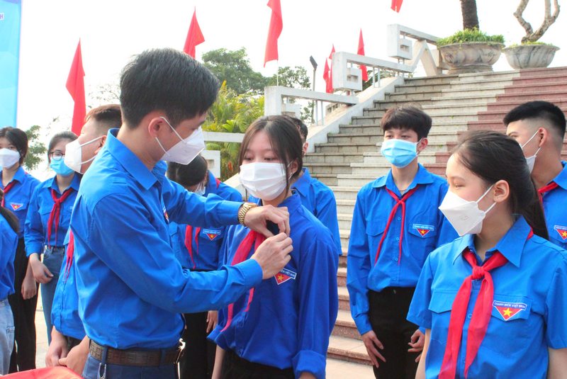 Thành niên và chưa thành niên khác nhau như thế nào?