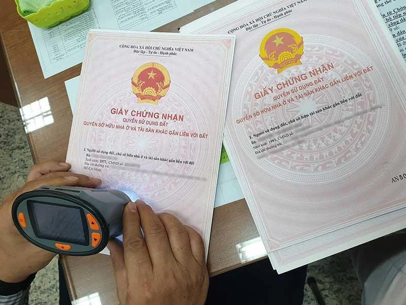 Hiện nay nhiều người sử dụng đất từ nhiều năm nay nhưng không có giấy tờ về quyền sử dụng đất